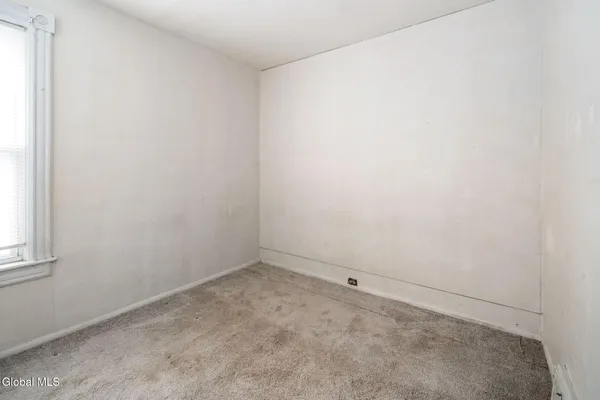 $157,900 | Undisclosed Address, Gloversville, NY 12078