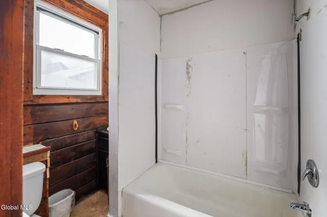 $157,900 | Undisclosed Address, Gloversville, NY 12078