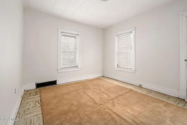 $157,900 | Undisclosed Address, Gloversville, NY 12078