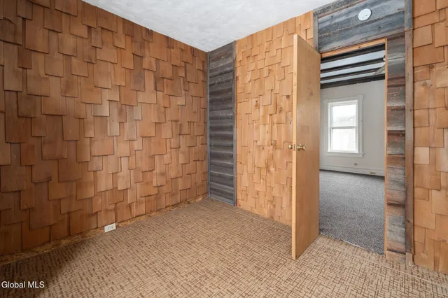 $157,900 | Undisclosed Address, Gloversville, NY 12078