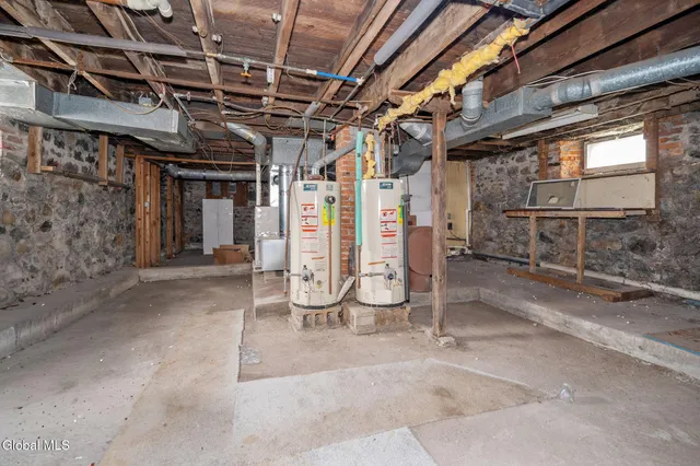 $157,900 | Undisclosed Address, Gloversville, NY 12078