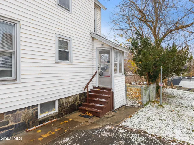 $157,900 | Undisclosed Address, Gloversville, NY 12078