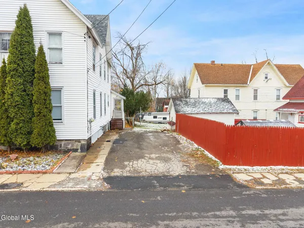 $157,900 | Undisclosed Address, Gloversville, NY 12078