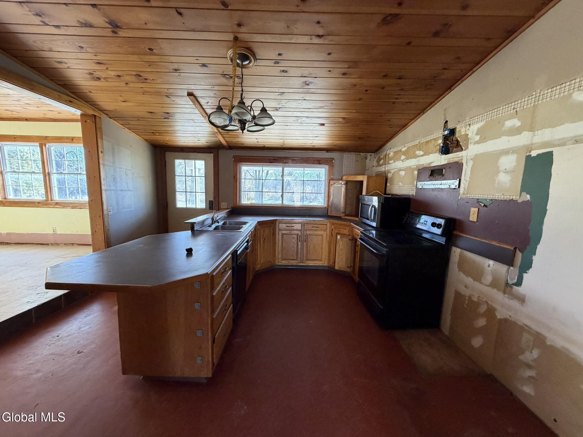 1361 Nys Rte 9n Ticonderoga, NY 12883 - Photo 9 of 29 472EAA88-CC84-4542-BEFF-6DDABDE1C34C_1_1