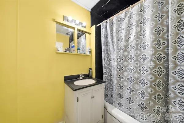 $219,000 | 1406 Walt Arney Road, Lenoir, NC 28645