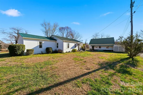 $219,000 | 1406 Walt Arney Road, Lenoir, NC 28645