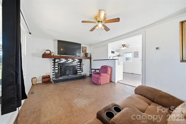 $219,000 | 1406 Walt Arney Road, Lenoir, NC 28645