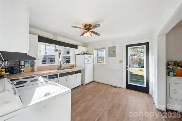 $219,000 | 1406 Walt Arney Road, Lenoir, NC 28645