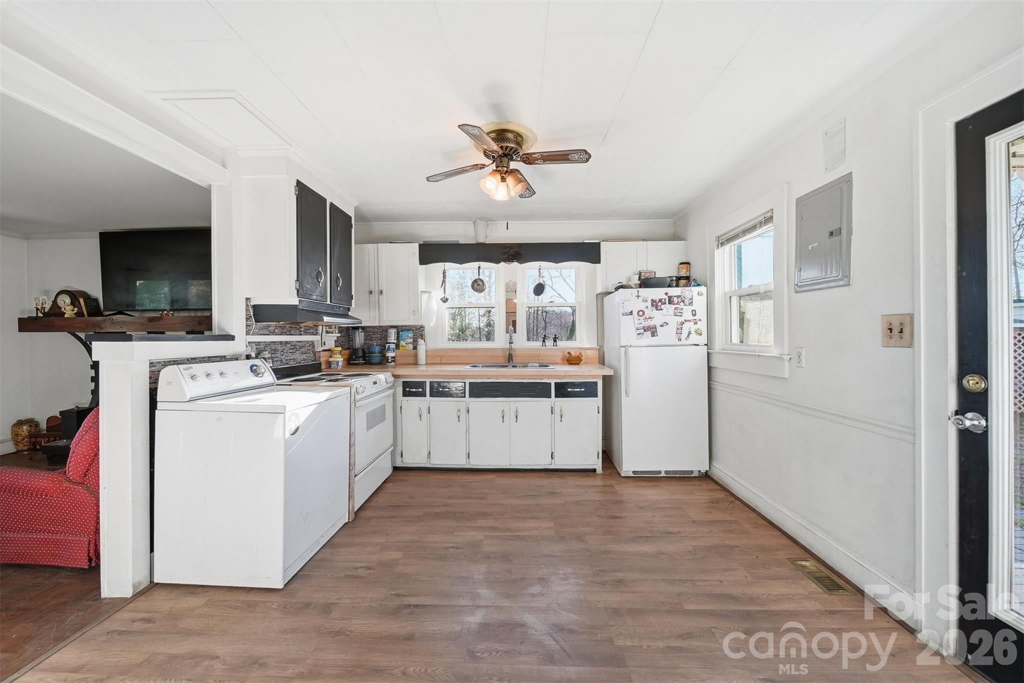 1406 Walt Arney Road Lenoir, NC 28645 - Photo 10 of 34