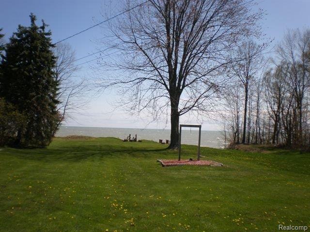 6021 Lakeshore Road Lexington, MI 48450 - Photo 6 of 7 P4220313.JPG