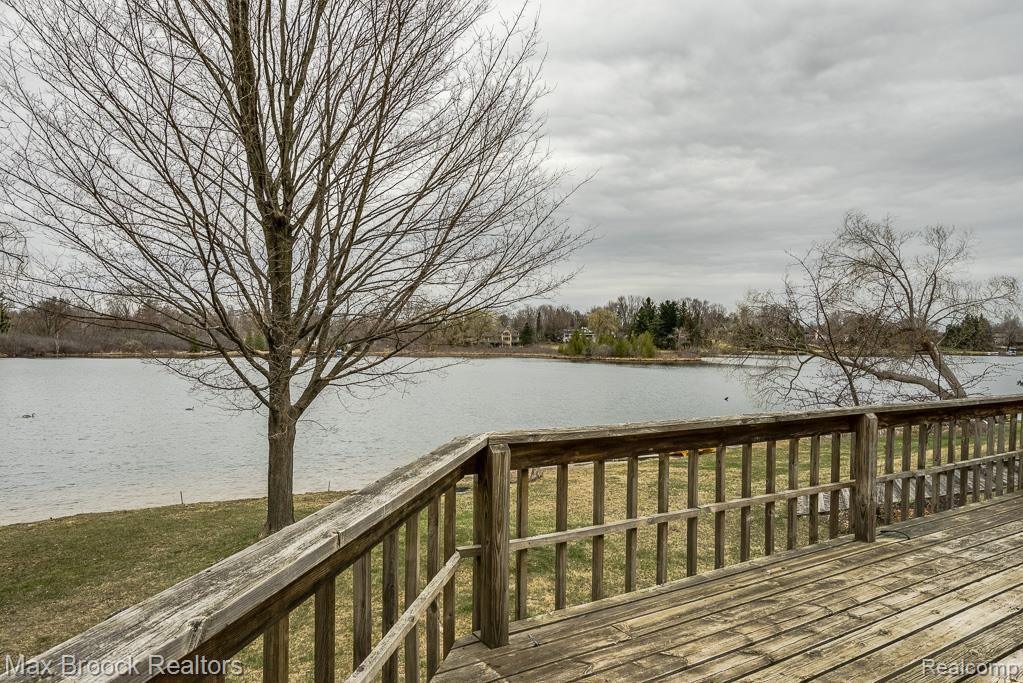 112 Clarkston Road Clarkston, MI 48346 - Photo 21 of 25 Deck View to Parke Lake