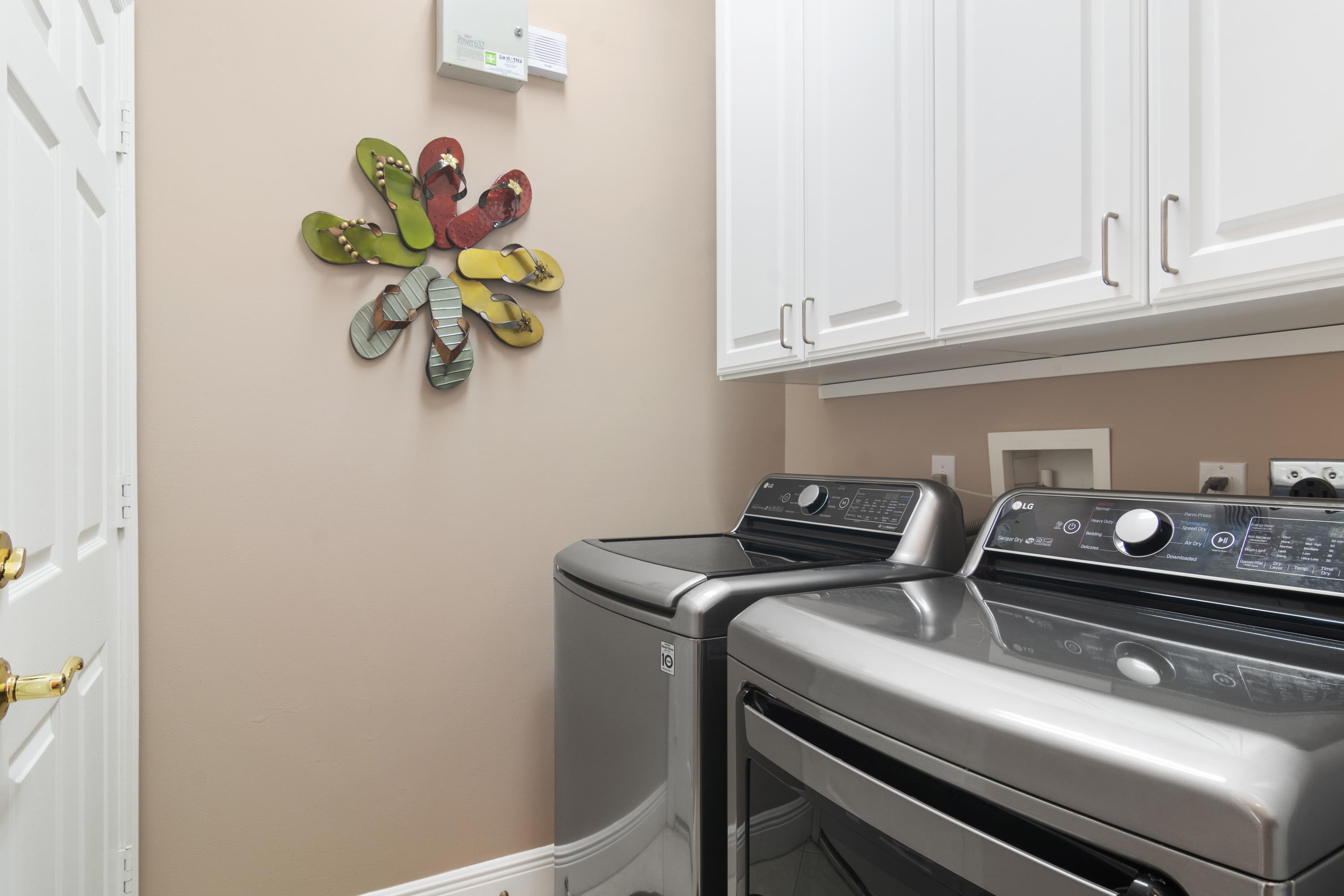 423 Springview Loop Port St. Lucie, FL 34986 - Photo 18 of 55 18_423NWSpringviewLoop_44_LaundryRoom_Hi