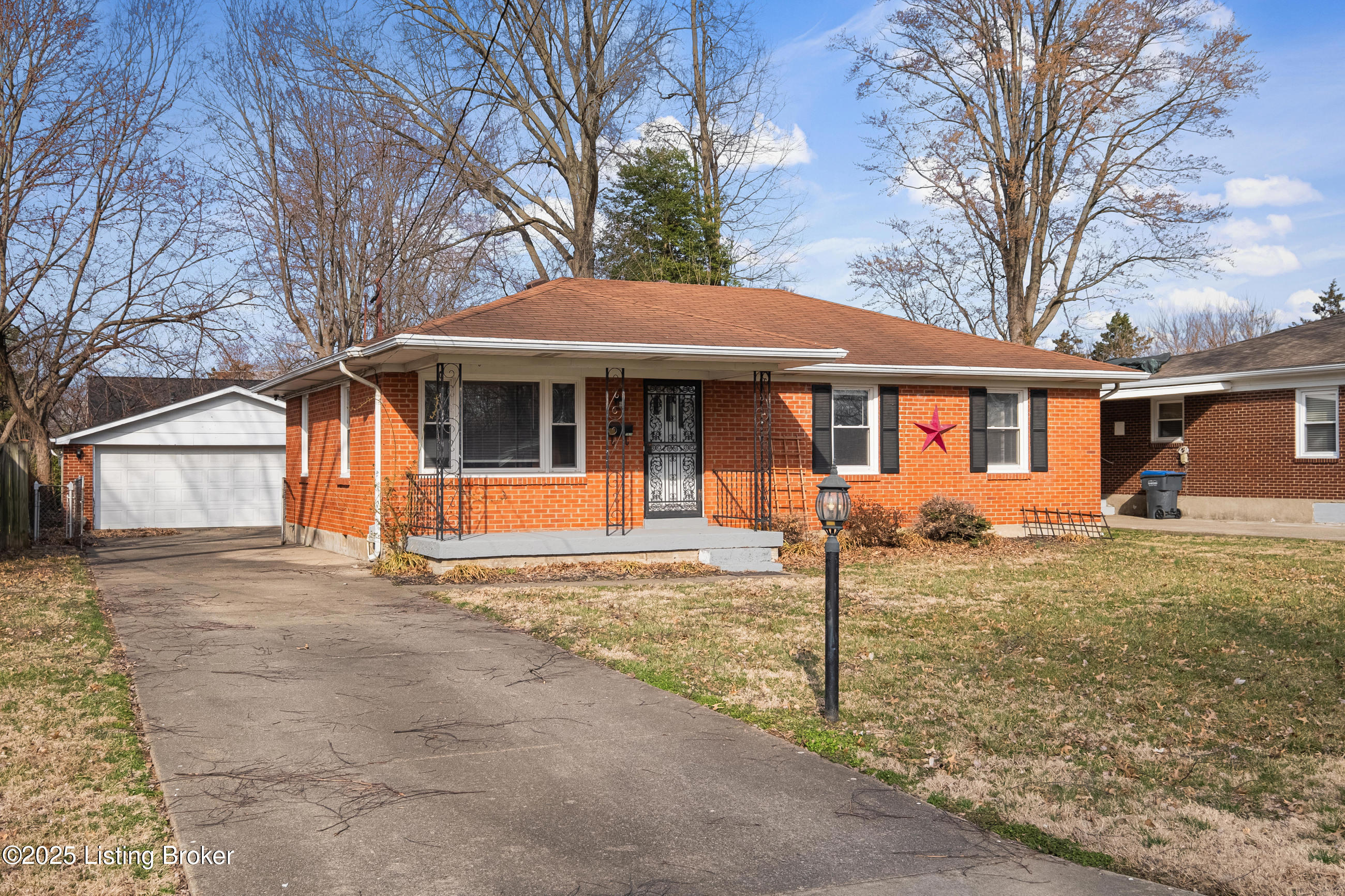 7810 Bluebonnet Road Louisville, KY 40258 - Photo 1 of 28 7810bluebonnet_004