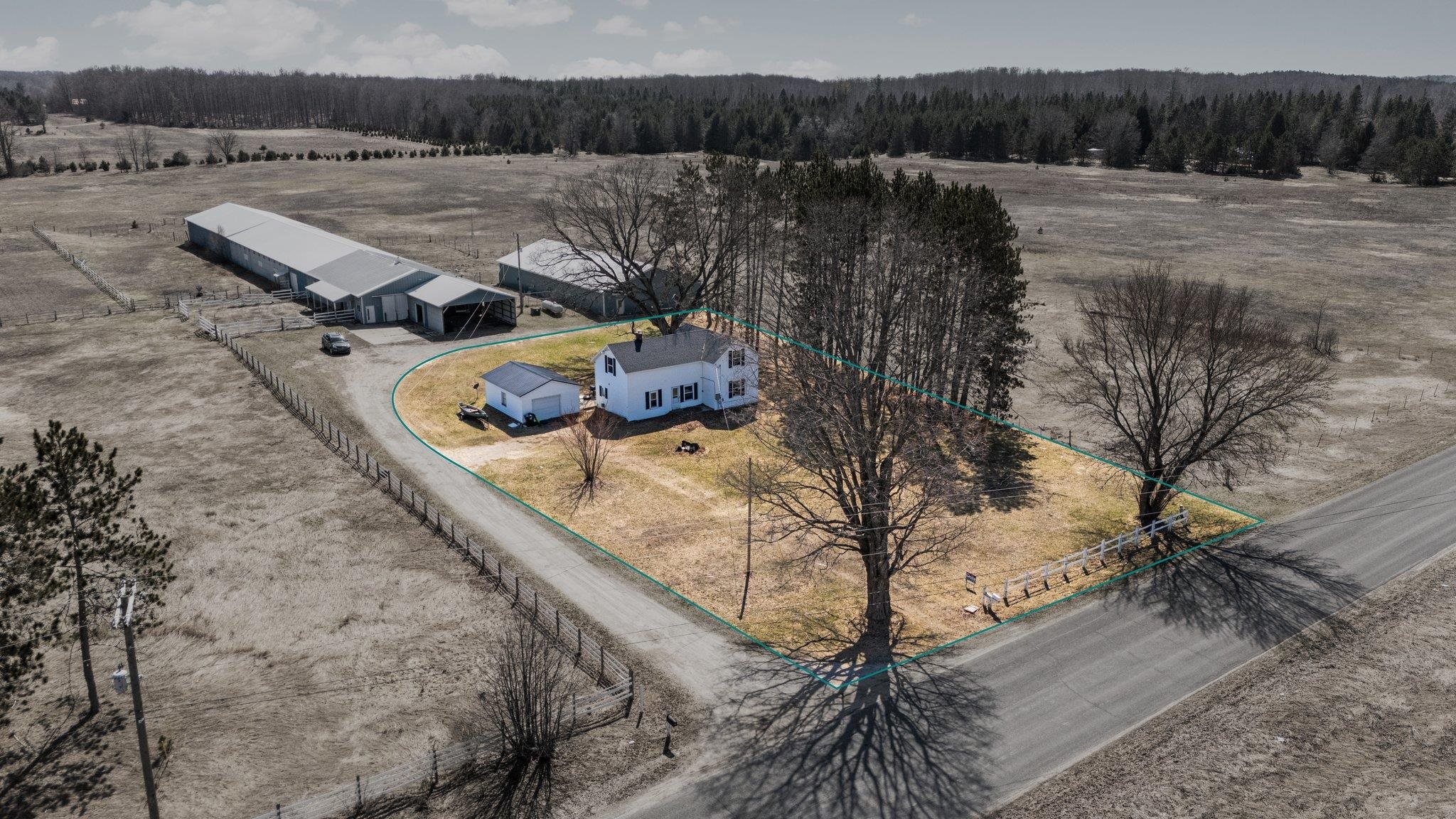 6129 Woodman Road South Boardman, MI 49680 - Photo 7 of 35 1935523-40250F81-5C0D-448B-B3DC-1D2934CA0F6D.JPG