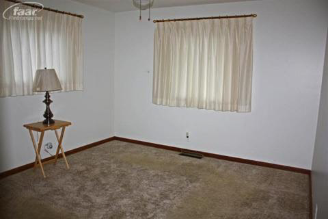 9133 Potter Road Flushing, MI 48433 - Photo 8 of 13 20185376-7.JPG