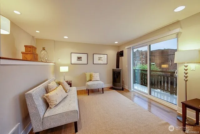 $3,950 | 3841 Woodland Park Avenue North, Unit B, Seattle, WA 98103