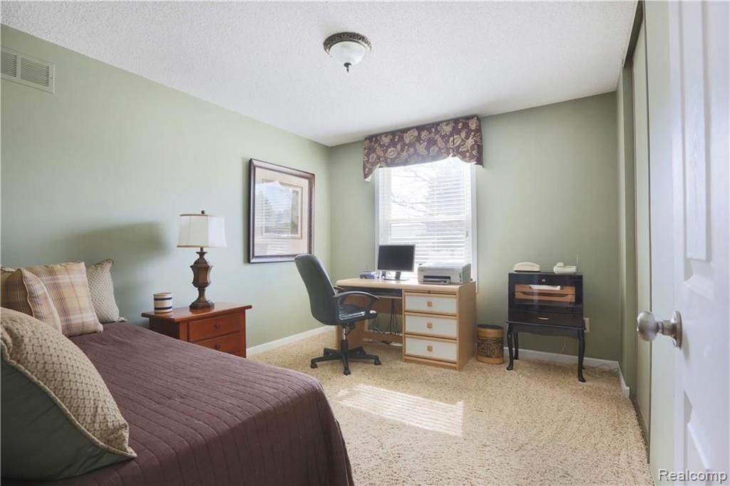 693 Bolinger Street Rochester Hills, MI 48307 - Photo 10 of 21