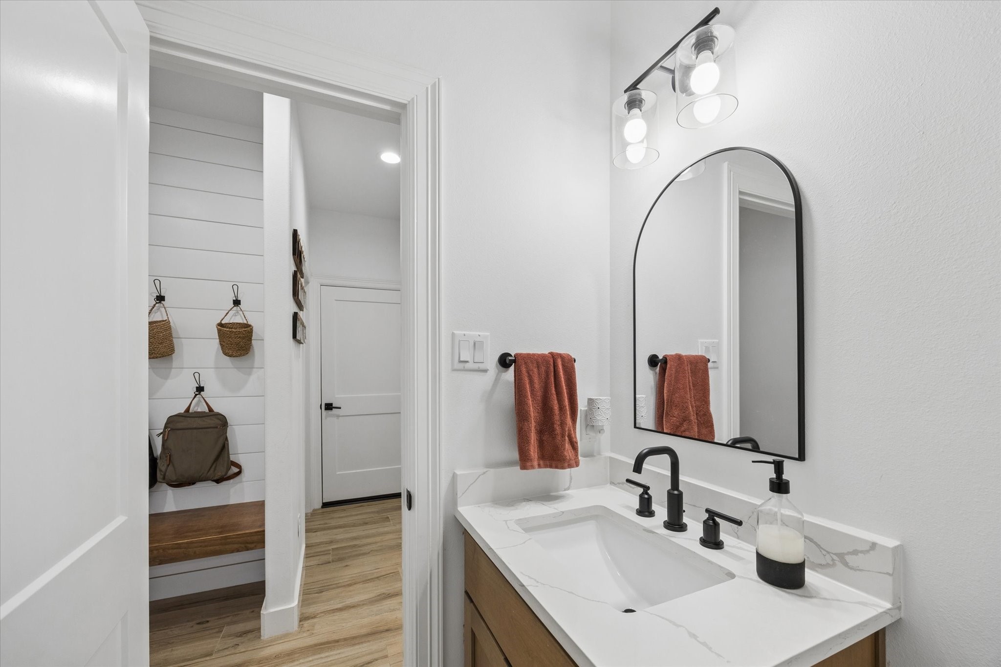5131 Timber Ridge Drive Sealy, TX 77474 - Photo 20 of 50 Bathroom located off the mudroom area.
