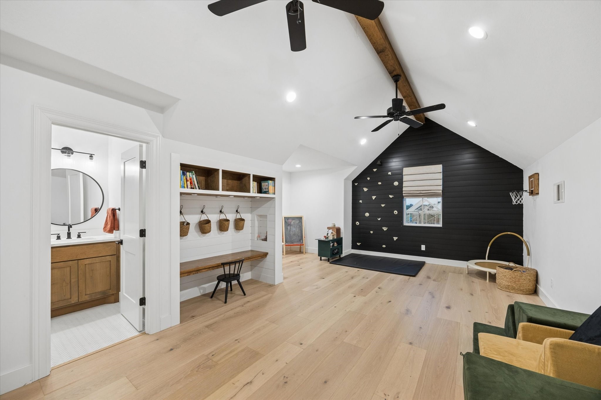 5131 Timber Ridge Drive Sealy, TX 77474 - Photo 37 of 50 Game room or multi use room that is located upstairs. Full bathroom with with a walk in closet.