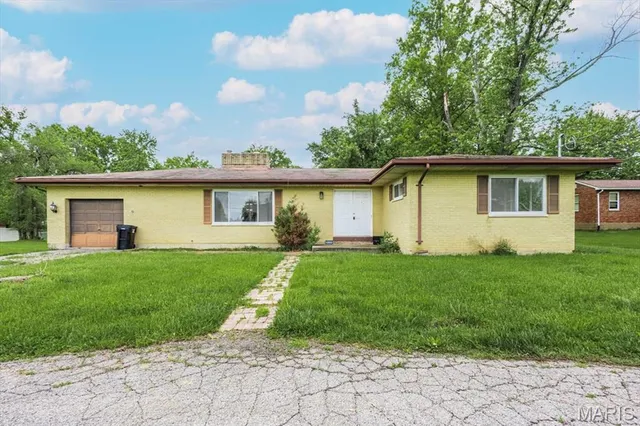 $388,800 | 4540 Butler Hill Road, St. Louis, MO 63128