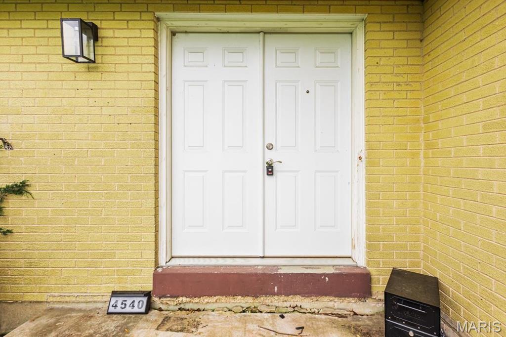 4540 Butler Hill Road St. Louis, MO 63128 - Photo 5 of 56