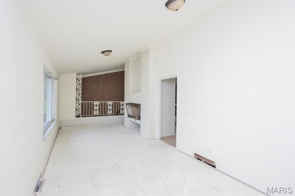 4540 Butler Hill Road St. Louis, MO 63128 - Photo 7 of 56