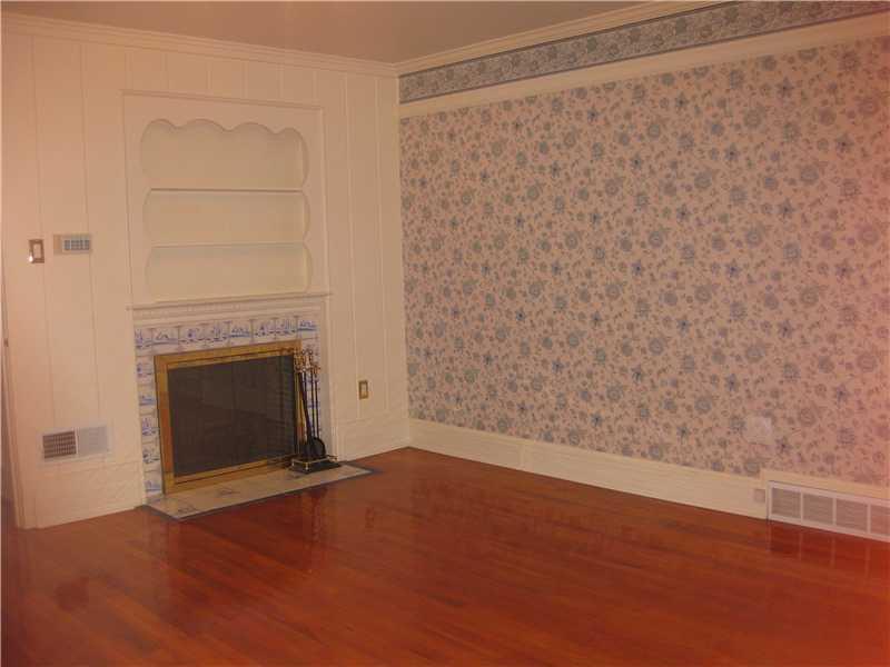 23 Holland Road Churchill, PA 15235 - Photo 7 of 11 Master Bedroom.