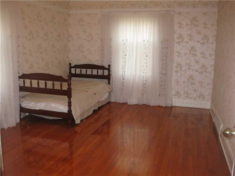 23 Holland Road Churchill, PA 15235 - Photo 8 of 11 Bedroom.