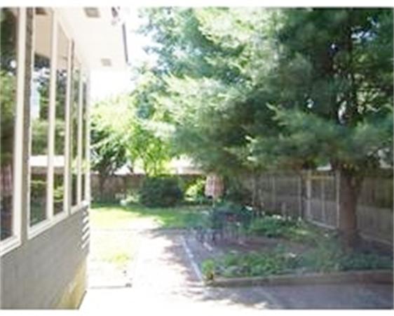 75 George Street Warwick, RI 02888 - Photo 11 of 28 Gallery Image 11