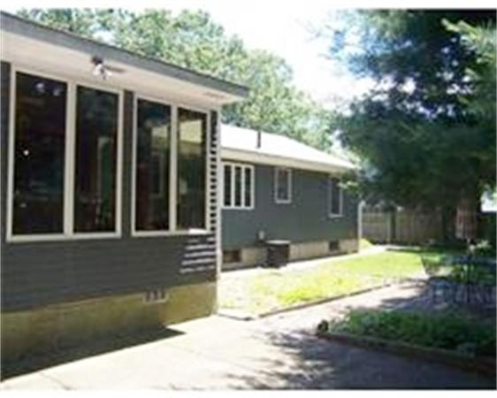 75 George Street Warwick, RI 02888 - Photo 12 of 28 Gallery Image 12
