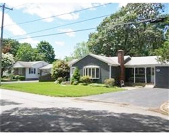 75 George Street Warwick, RI 02888 - Photo 3 of 28 Gallery Image 3