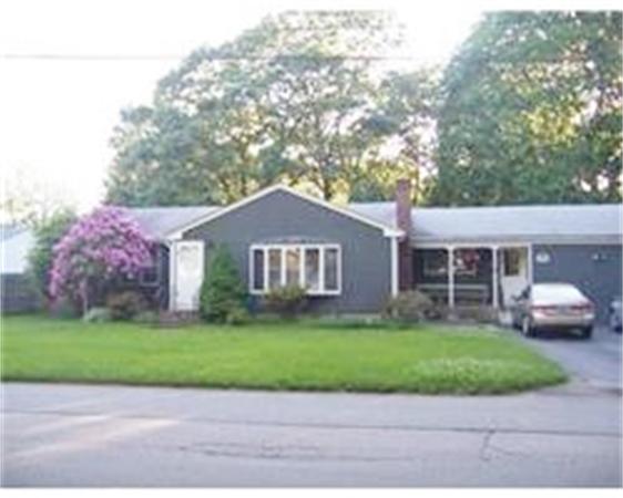 75 George Street Warwick, RI 02888 - Photo 4 of 28 Gallery Image 4