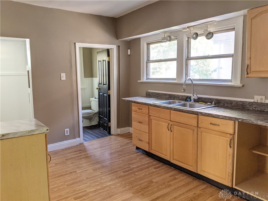 1931 Rugby Road Dayton, OH 45406 - Photo 9 of 20 Kitchen