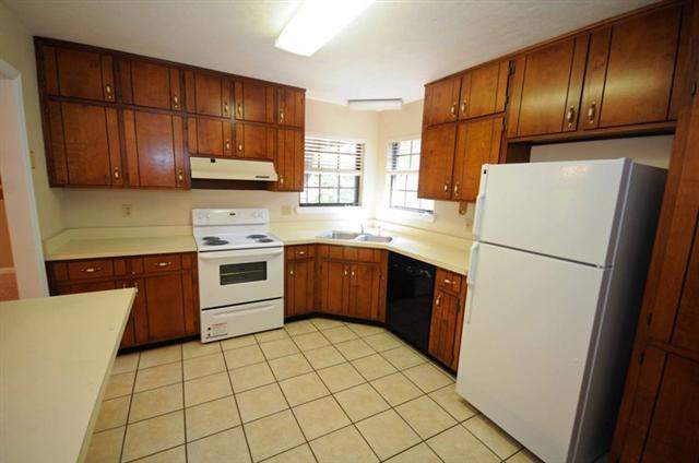 1605 Folkstone Road, Unit 2 Tallahassee, FL 32312 - Photo 17 of 25 Gallery Image 17