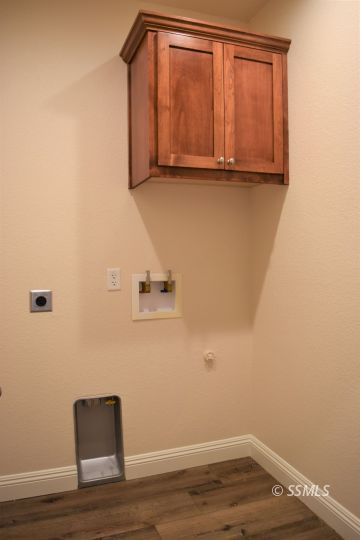 1319 South Farragut Street Ridgecrest, CA 93555 - Photo 13 of 33 a view of cupboard