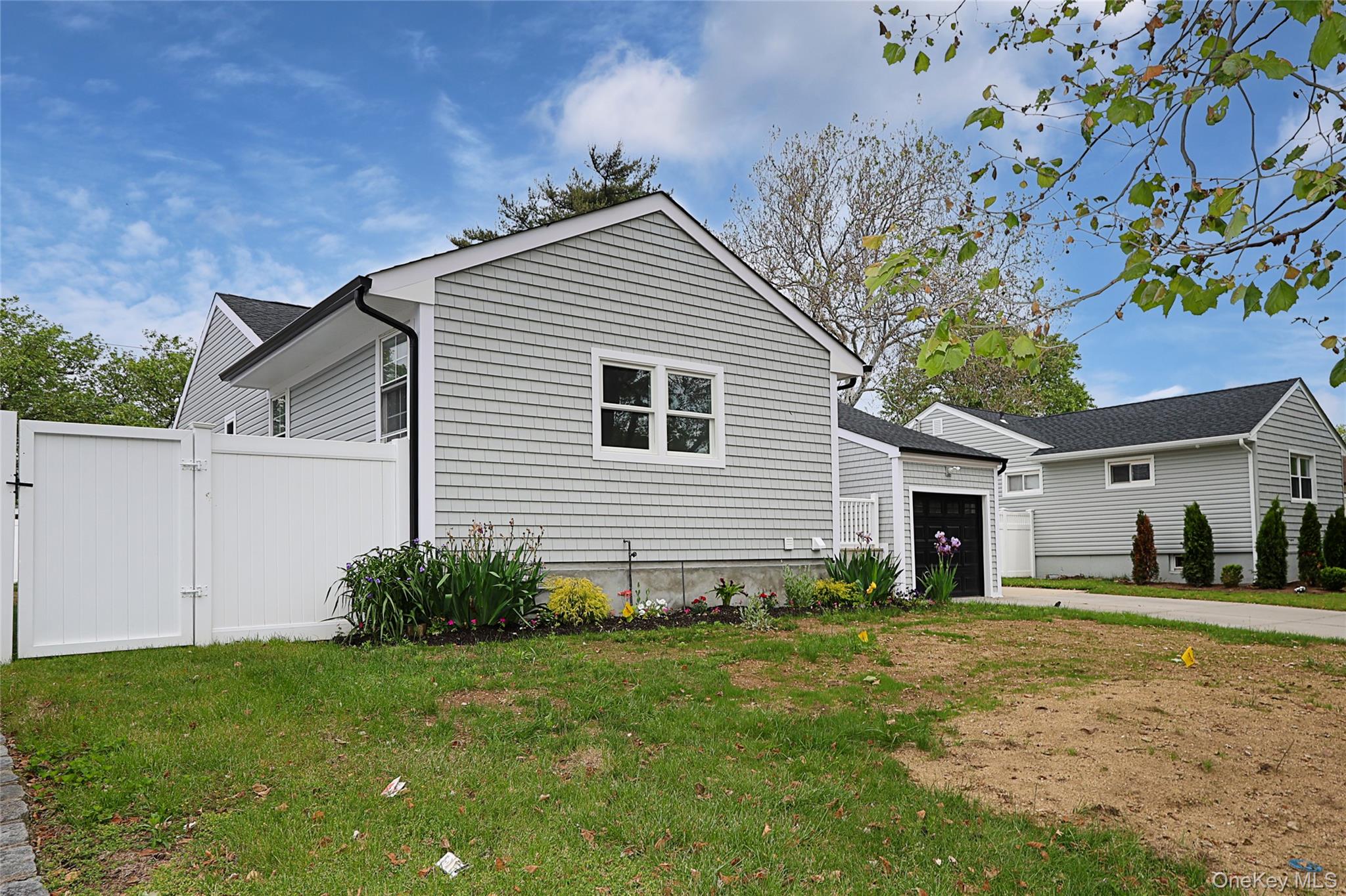 224 Hungry Harbor Road Valley Stream, NY 11581 - Photo 3 of 25