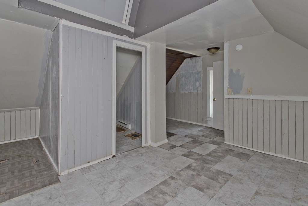 16 Nelson Avenue Springfield, MA 01109 - Photo 26 of 33