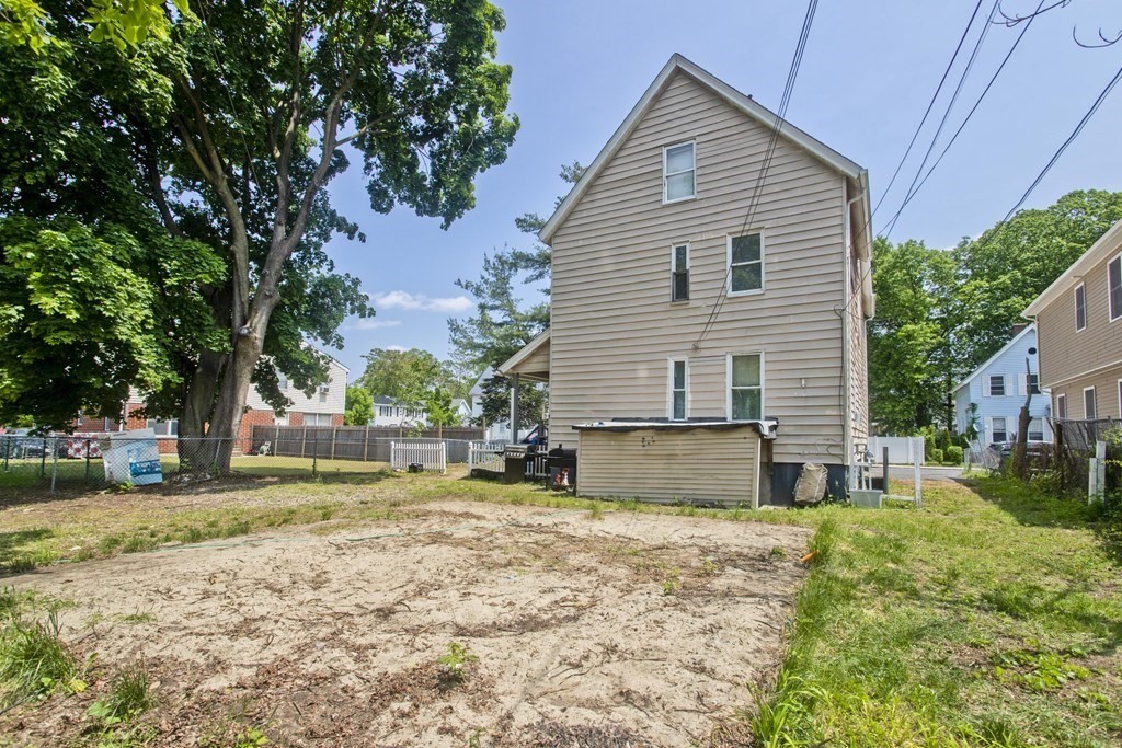 16 Nelson Avenue Springfield, MA 01109 - Photo 5 of 33 a view of a house with a yard