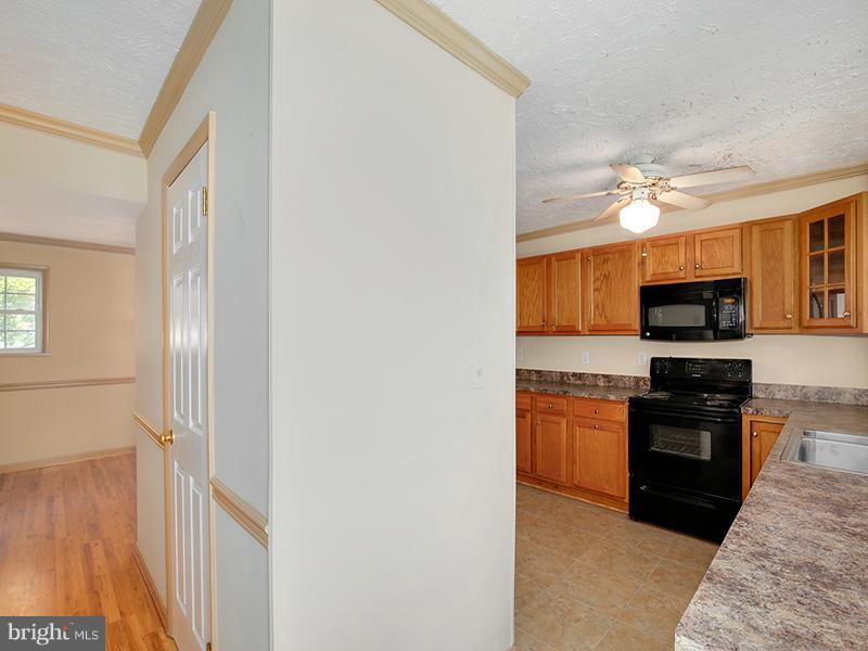 8509 Summit Road Pasadena, MD 21122 - Photo 3 of 25 Kitchen
