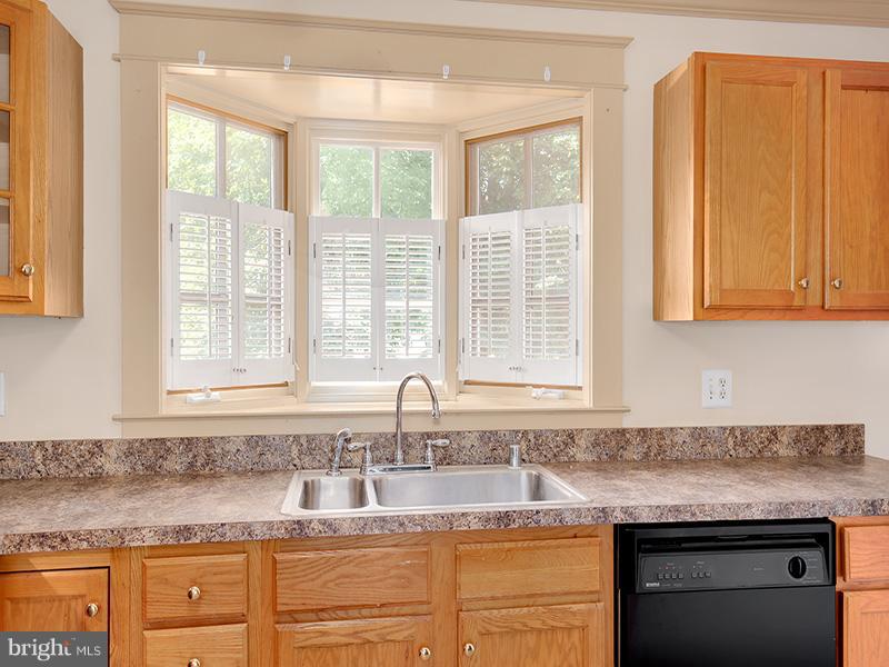 8509 Summit Road Pasadena, MD 21122 - Photo 5 of 25 Kitchen