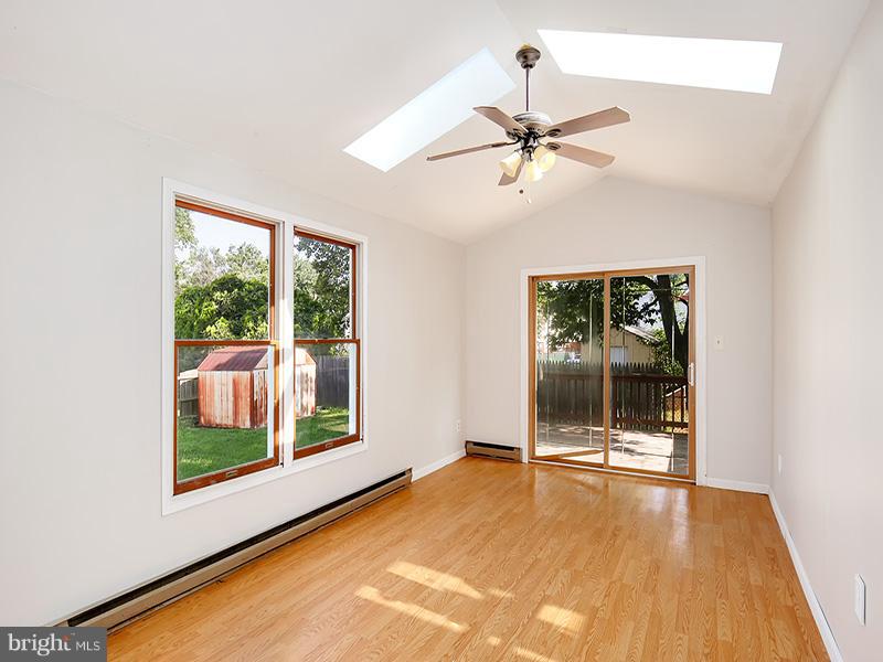 8509 Summit Road Pasadena, MD 21122 - Photo 10 of 25 Interior (General)