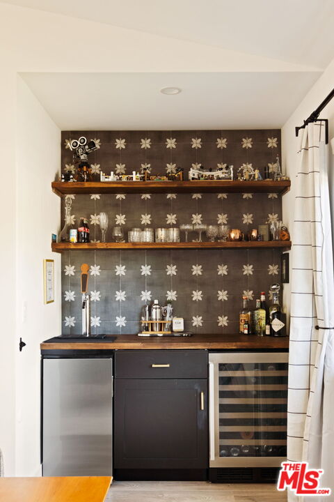 6151 Atoll Avenue Valley Glen, CA 91401 - Photo 13 of 58