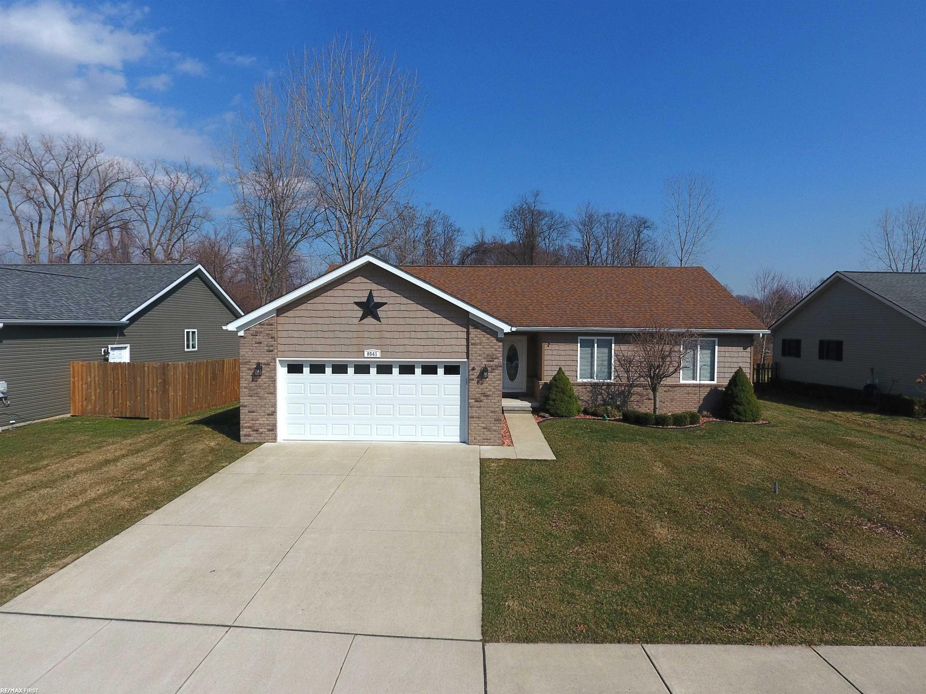 9541 Amy Road Algonac, MI 48001 - Photo 4 of 37