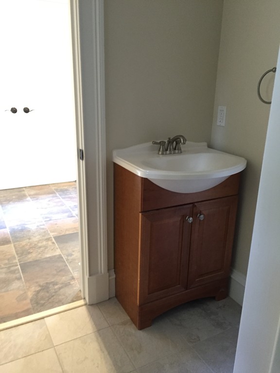 7 Lincoln Street Maynard, MA 01754 - Photo 10 of 30 Gallery Image 10