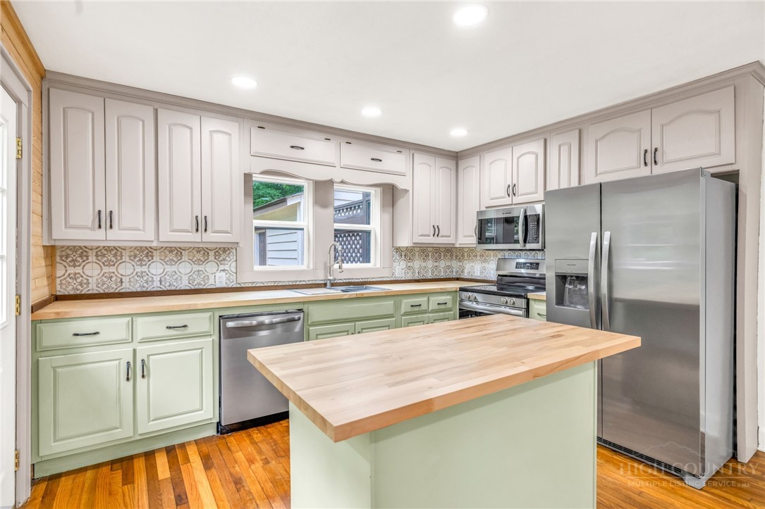 7 Legra Road Grassy Creek, NC 28631 - Photo 10 of 36