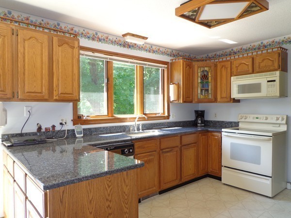 528 Springfield Street Wilbraham, MA 01095 - Photo 3 of 30 Gallery Image 3