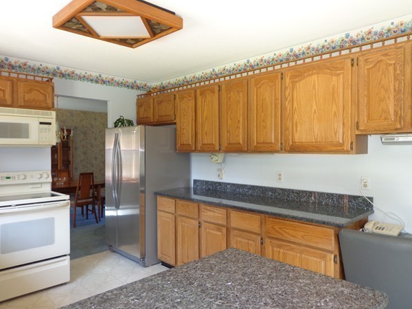 528 Springfield Street Wilbraham, MA 01095 - Photo 4 of 30 Gallery Image 4