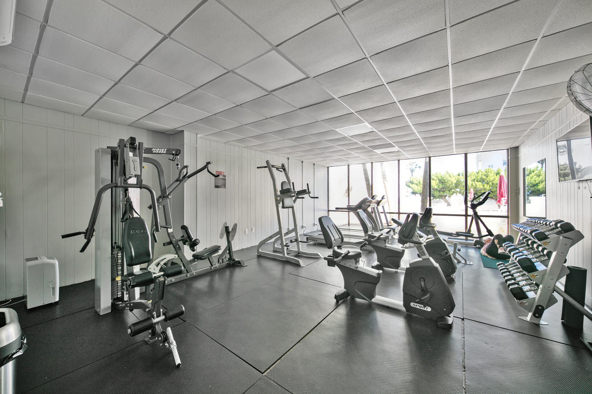 909 Santa Rosa Boulevard, Unit 561 Fort Walton Beach, FL 32548 - Photo 44 of 61 a view of a room with gym equipment