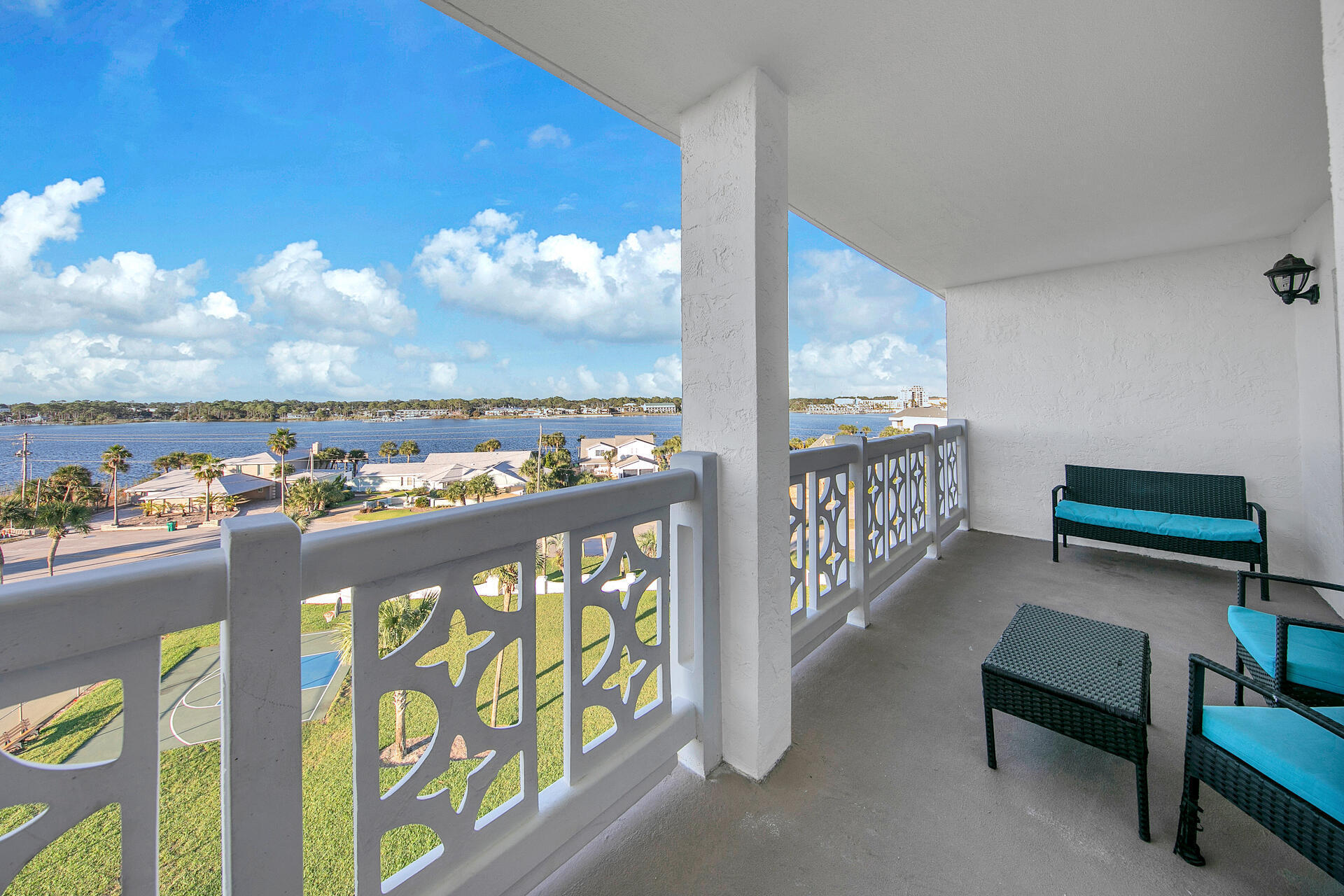 909 Santa Rosa Boulevard, Unit 561 Fort Walton Beach, FL 32548 - Photo 5 of 61 a city view with outdoor seating