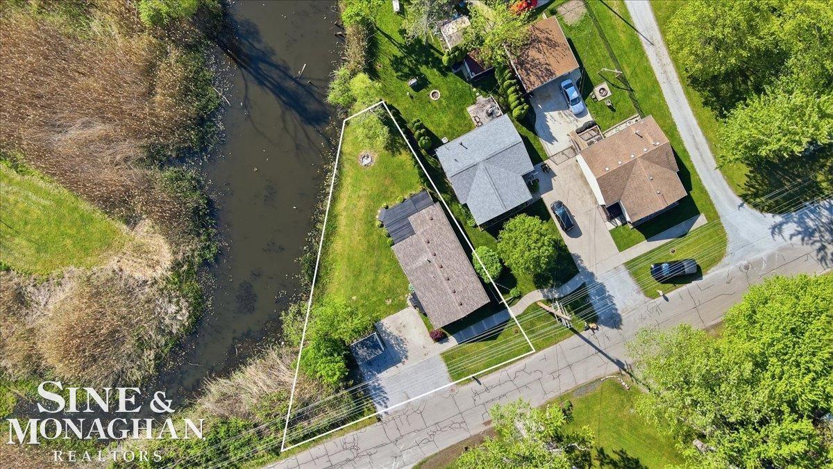 2122 Michigan Street Algonac, MI 48001 - Photo 2 of 40